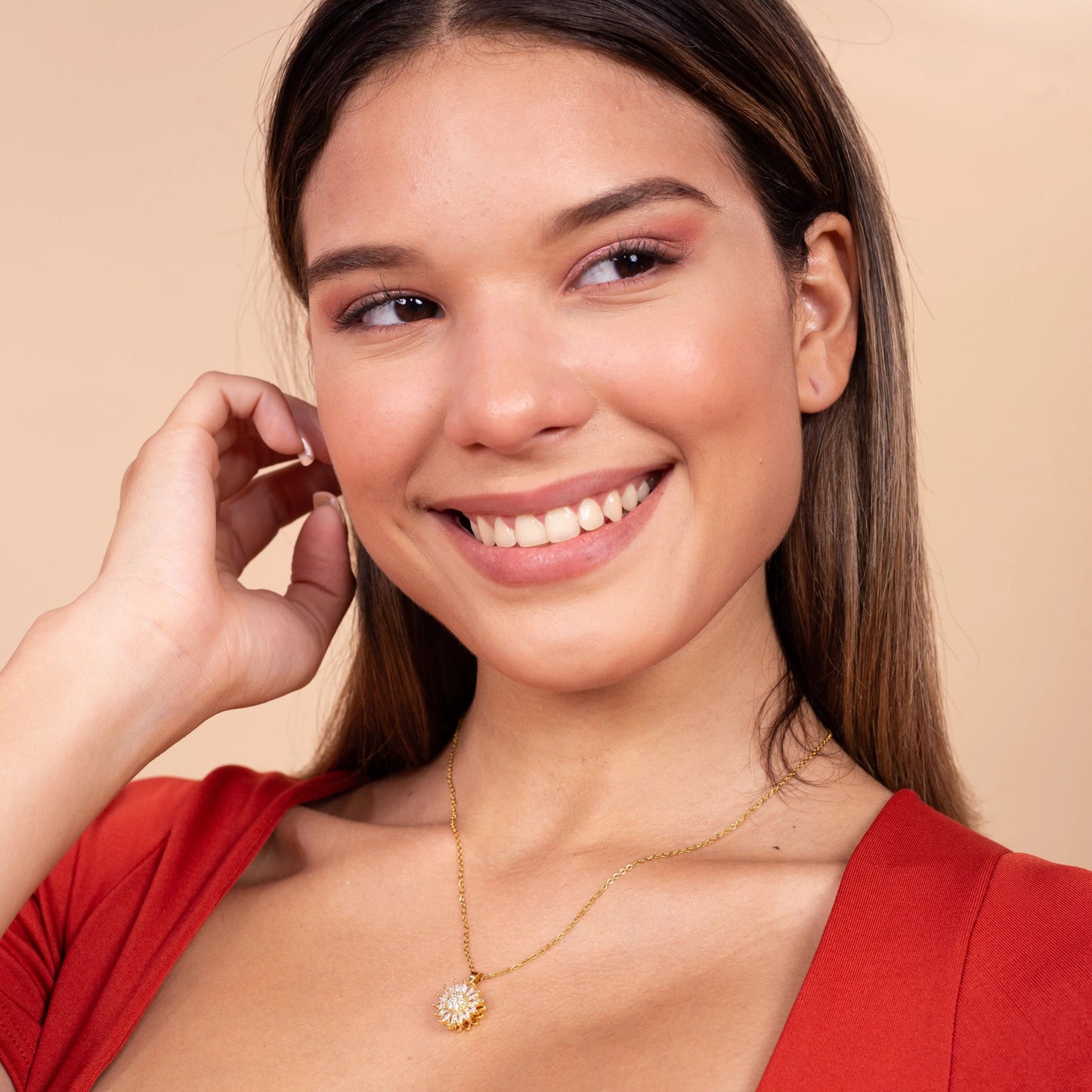 Amor que florece 🎁: Combo collar + anillo girasol giratorio (caja de lujo)